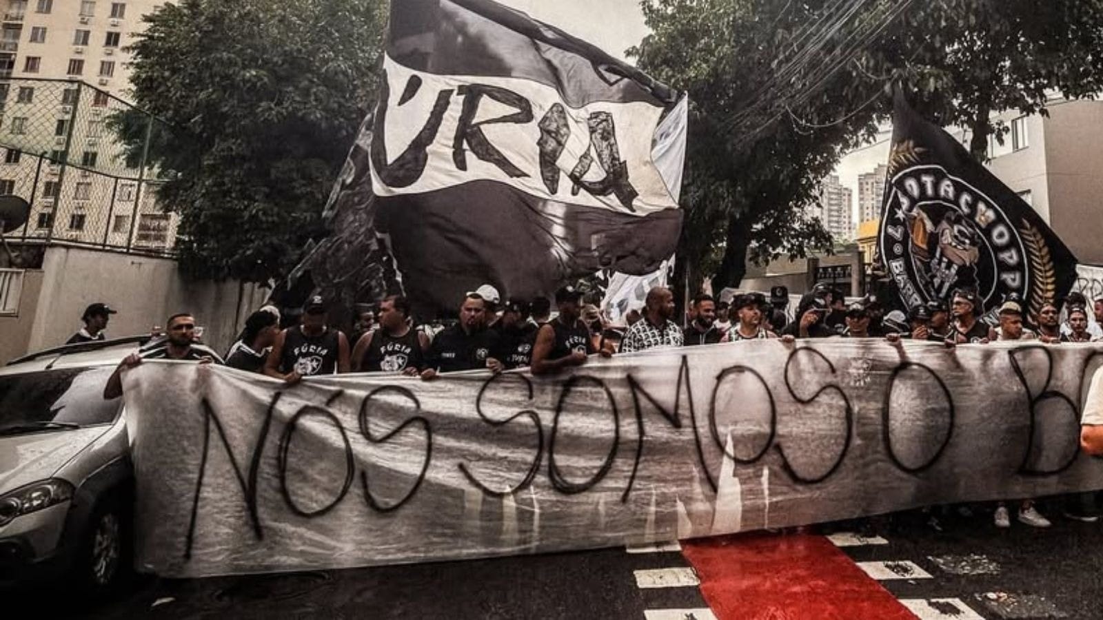 Torcida cobra Textor em protesto: "Muito respeito com a camisa do Fogão"