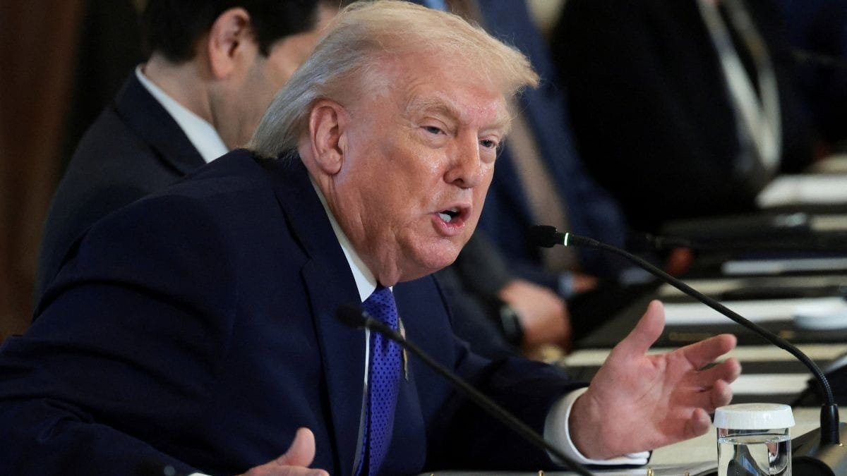 Trump ameaça taxar o Canadá em 100% por causa de acordo com a China