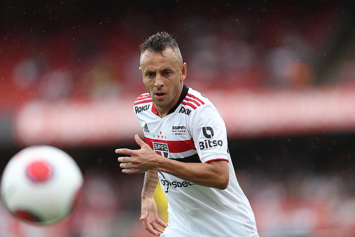 São Paulo anuncia Rafinha como novo gerente esportivo do clube