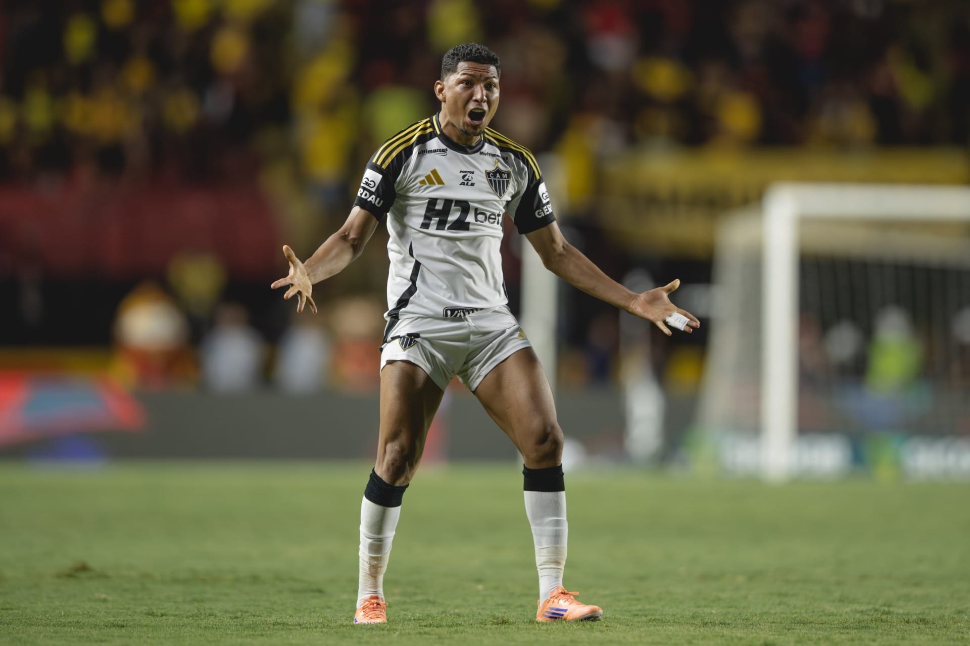 Perto do Corinthians, Rony é relacionado para Atlético-MG x Cruzeiro