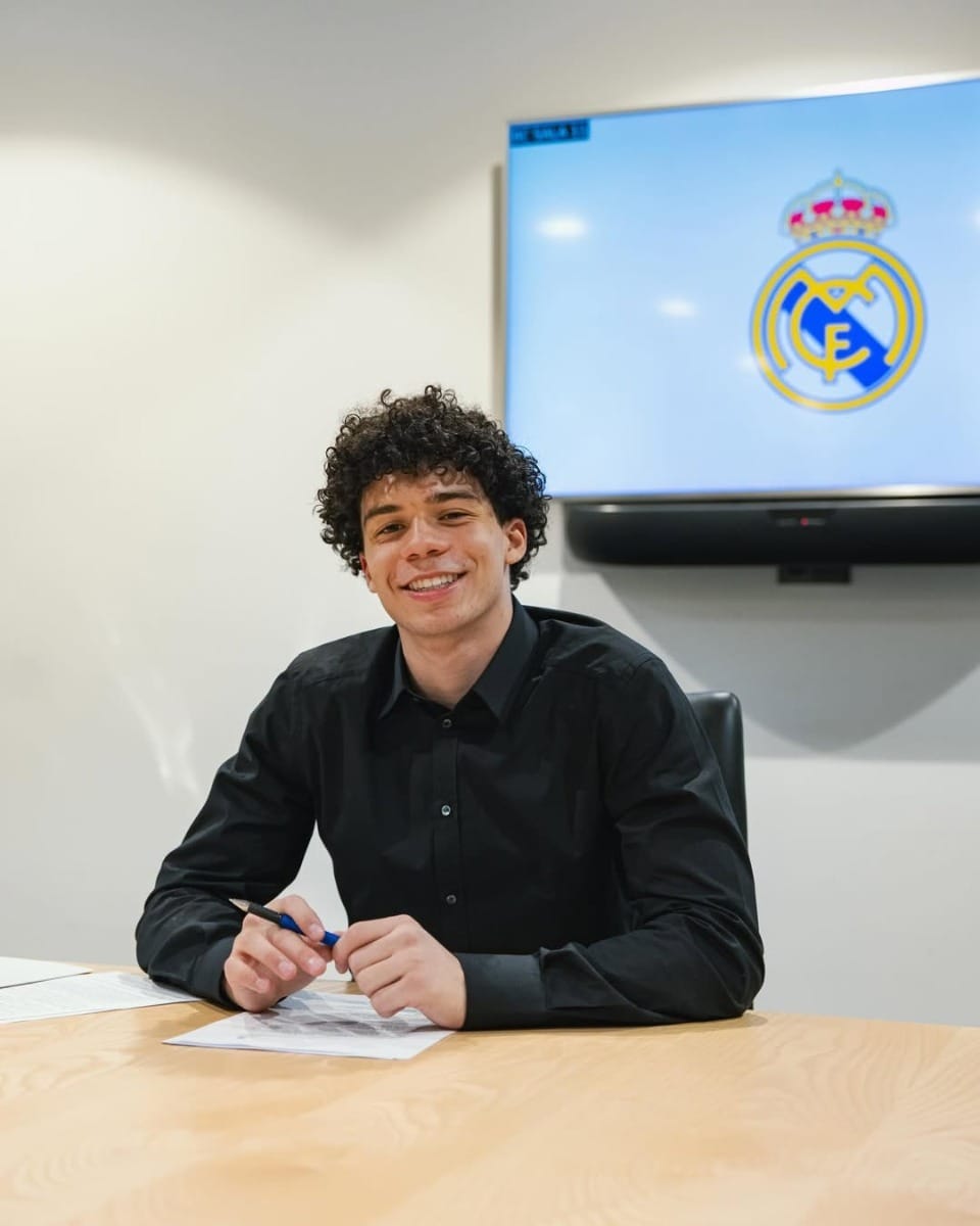 Enzo Alves assina primeiro contrato profissional com Real Madrid I Foto: Instagram/@enzoalvesv