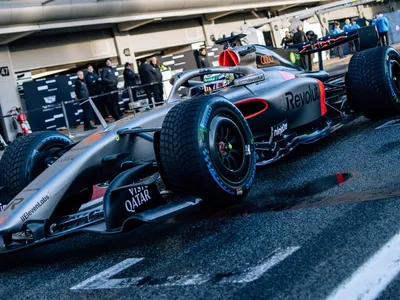 Bortoleto fica parado na pista, e Audi confirma problemas em Barcelona