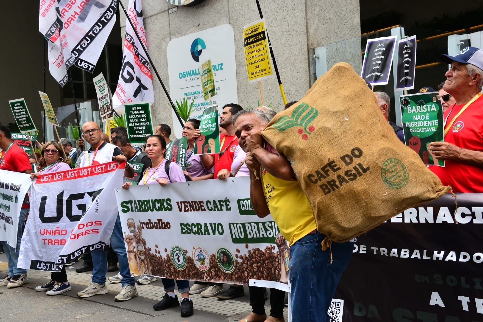 Agricultores protestam em SP contra trabalho escravo nas lavouras de café