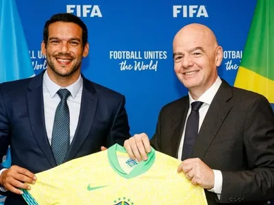 Lula se reúne com presidentes da Fifa e da CBF no Palácio do Planalto