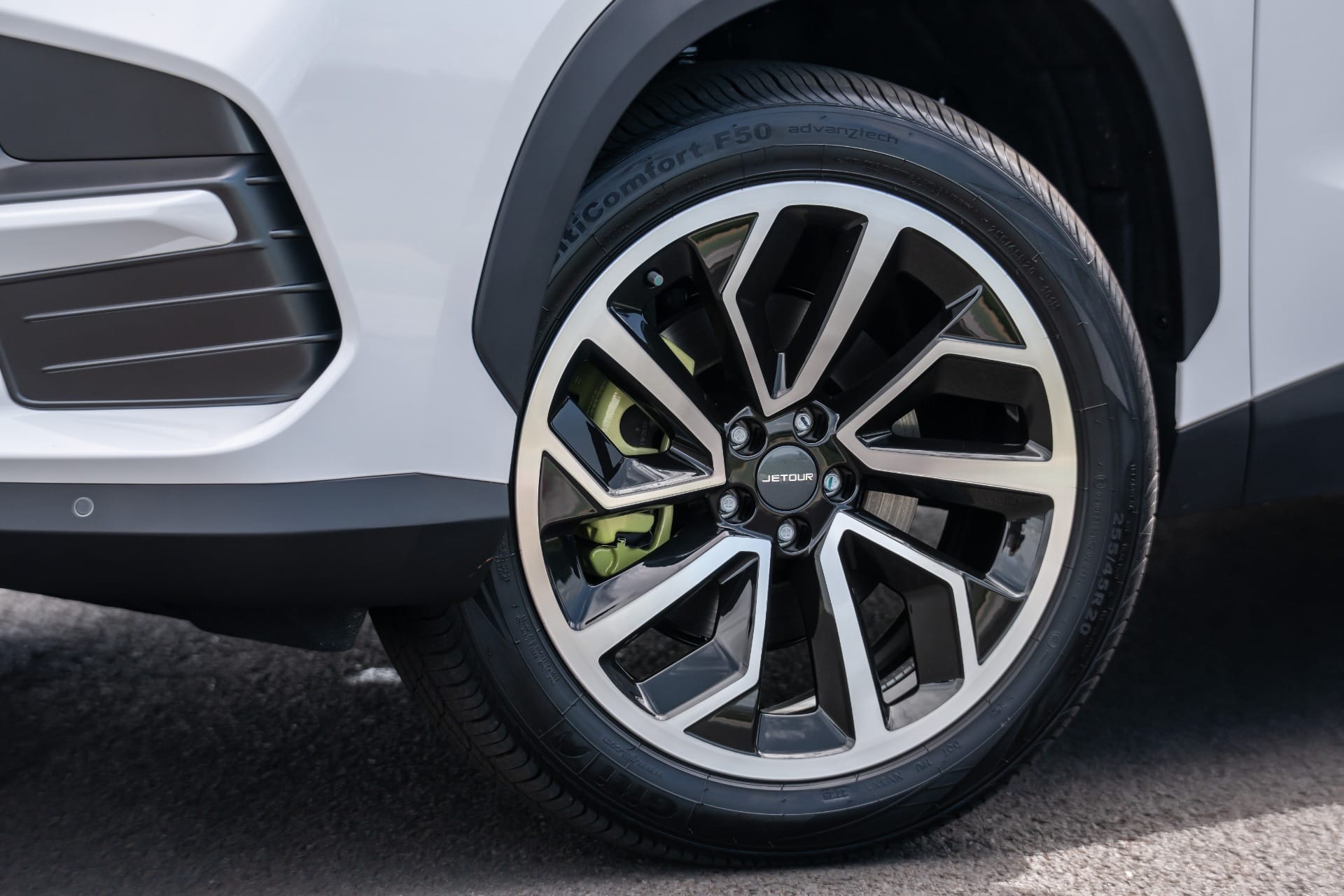 Rodas de até 20 polegadas equipam o Jetour S06 na versão Premium