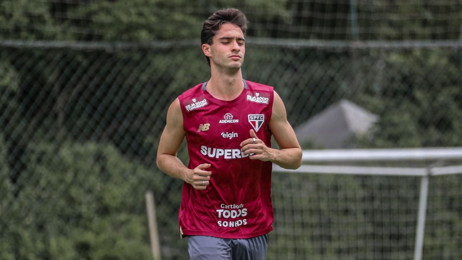 São Paulo vende meia Rodriguinho ao Bragantino; veja valores
