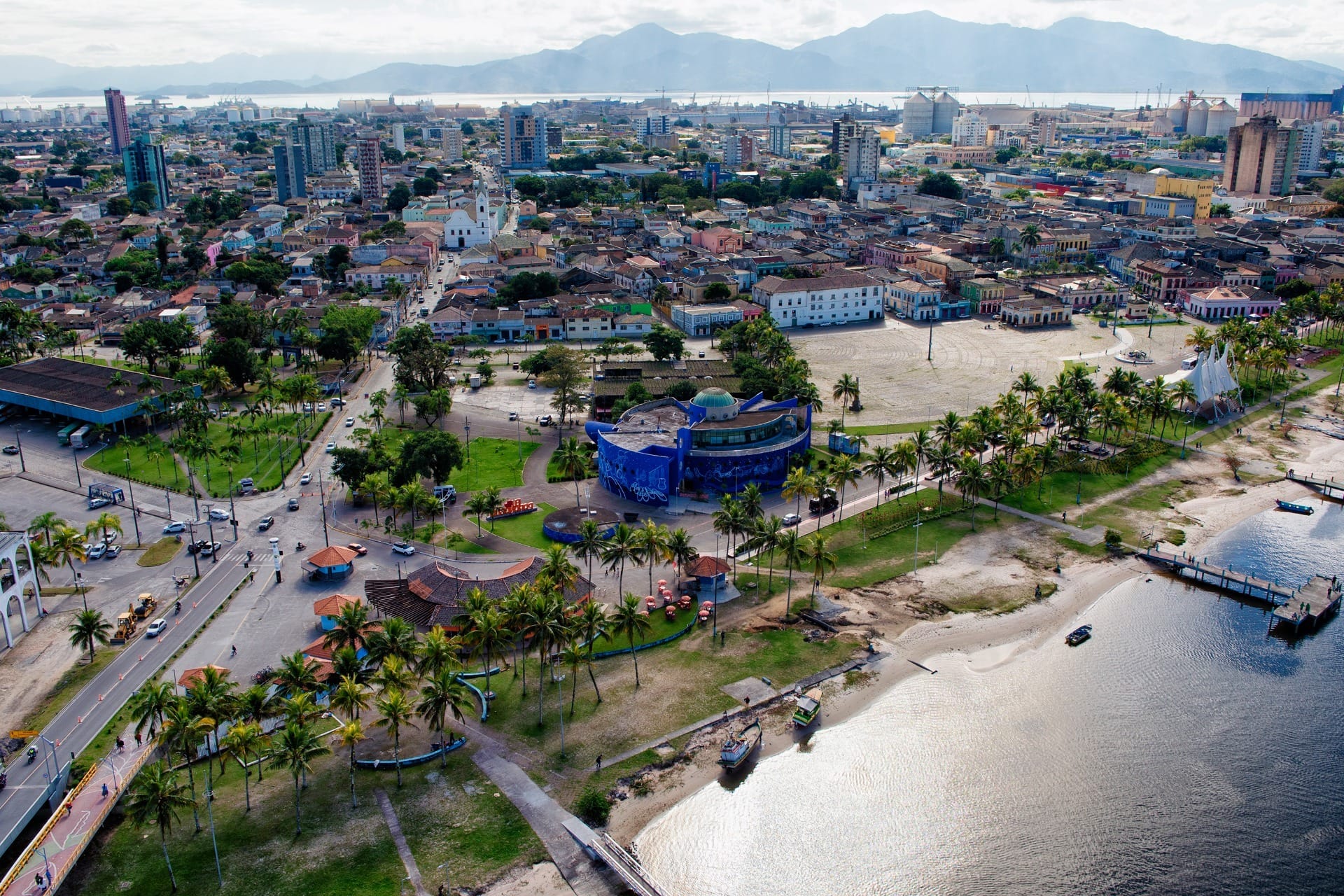 Aquário de Paranaguá é uma das atrações da cidade rica em história