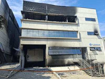 Incêndio de grandes proporções atinge empresa de fragrâncias em Vinhedo