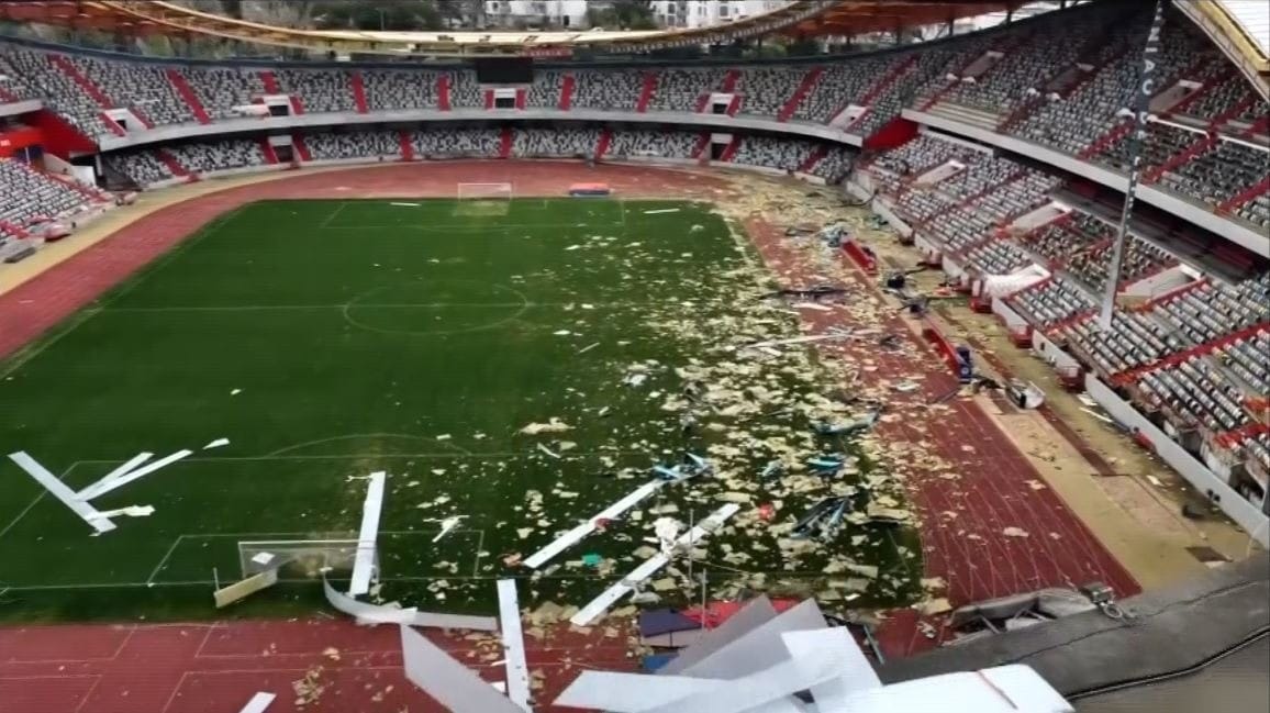 Tempestade derruba roda-gigante e destrói estádio de futebol em Portugal