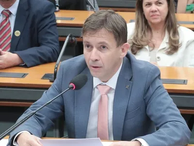 Deputado Eduardo Velloso é alvo de ação que apura desvio de emendas Pix