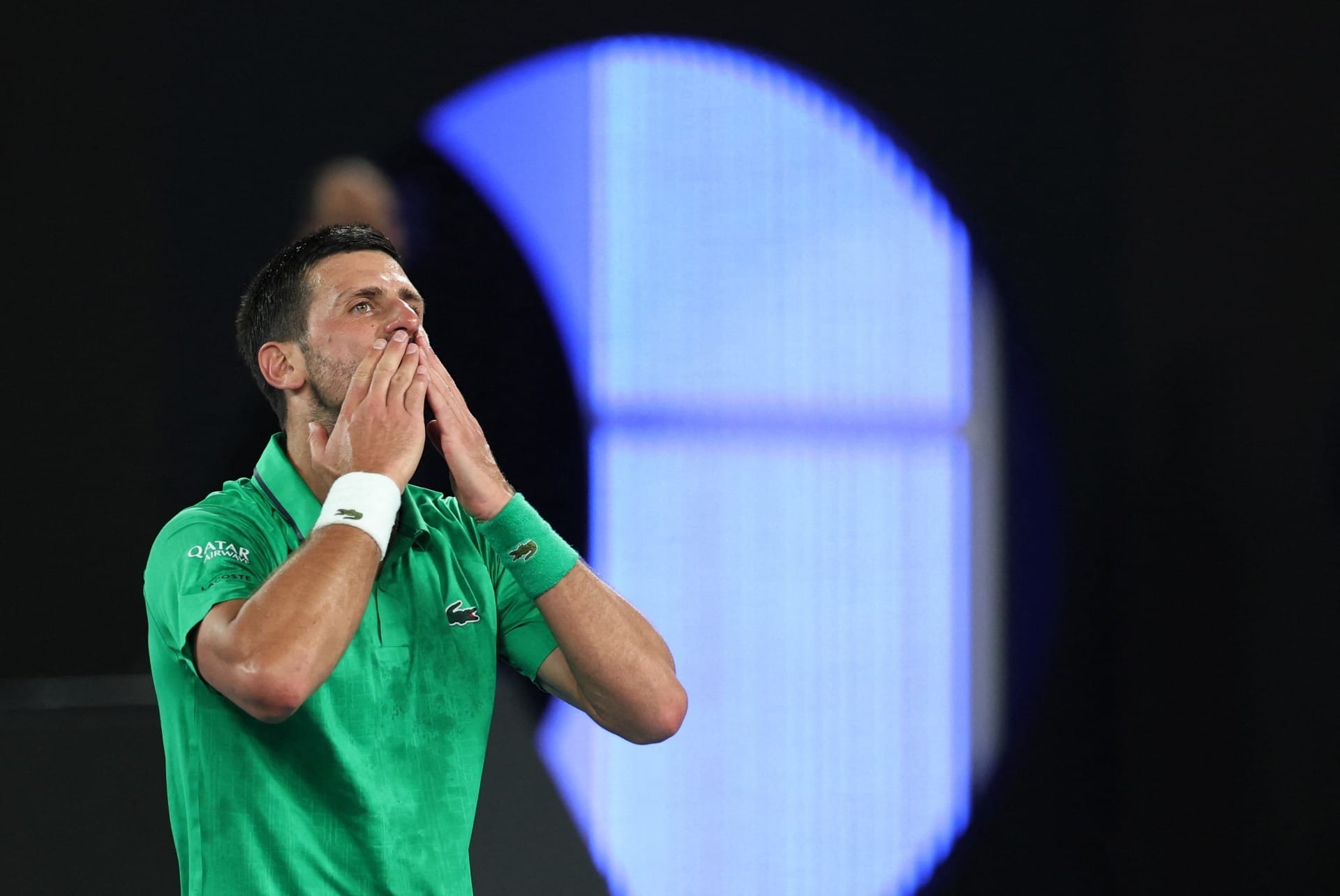 Djokovic bate Sinner e faz a 11ª final do Australian Open contra Alcaraz