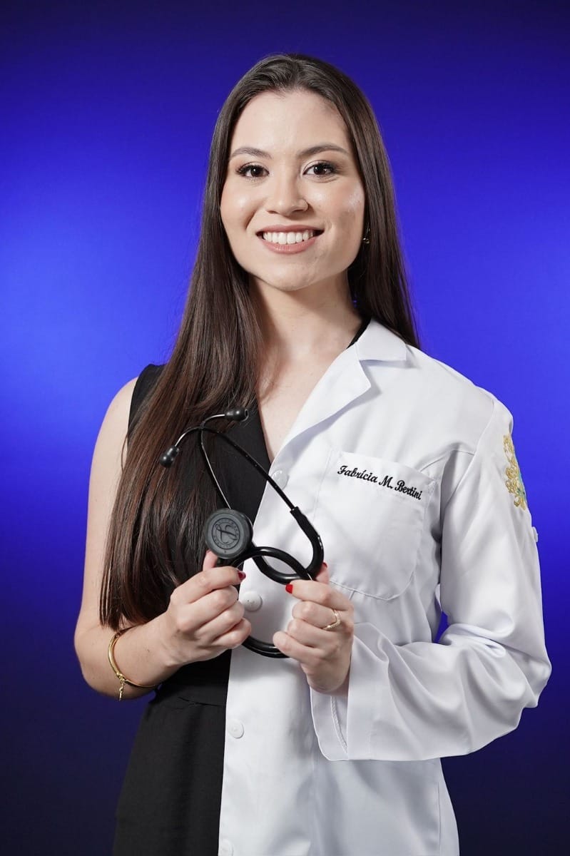 Aprovada em 9º lugar em Odontologia na Unesp, Fabrícia não desistiu do sonho de cursar Medicina I Divulgação/Arquivo pessoal