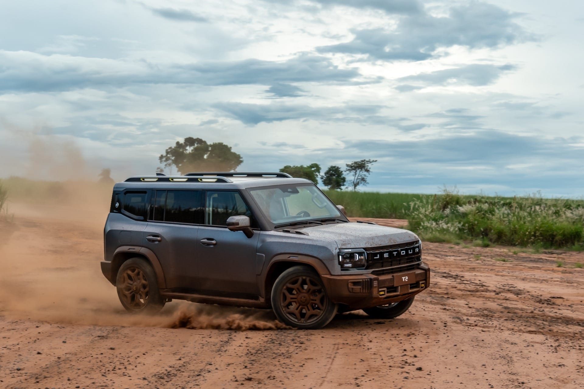 Perfil do Jetour T2 destaca linhas retas e proposta inspirada em SUVs off-road