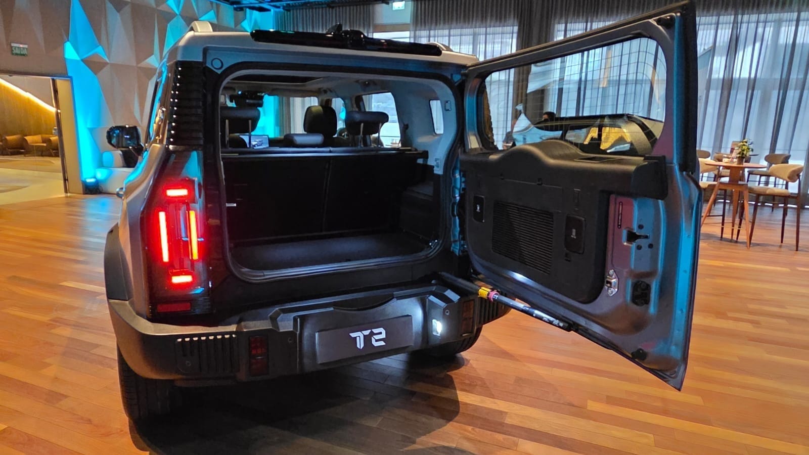 Porta-malas do Jetour T2 oferece bom espaço para uso urbano e viagens