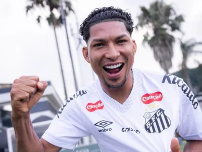 Rony assina com Santos após sondagem do Corinthians: "Quero fazer história"