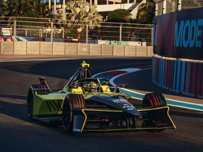 FE: Drugovich dá show e larga em 2º no E-Prix de Miami; Muller faz a pole