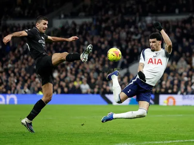 Manchester City empata com Tottenham e vê Arsenal abrir vantagem na ponta