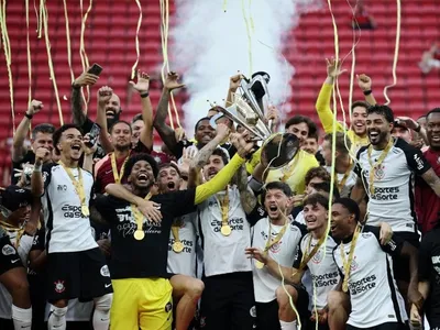 Corinthians supera Flamengo e conquista a Supercopa do Brasil