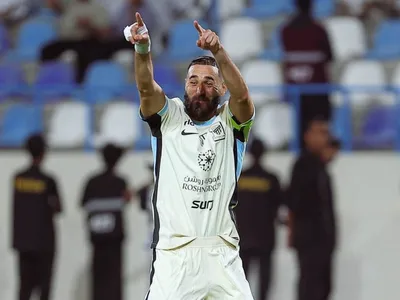 Benzema aceita proposta do Al Hilal e deixará Al Ittihad, diz jornalista