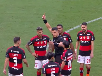 VAR apontou 'conduta violenta' de Carrascal em expulsão na Supercopa