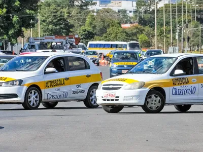 Nova prova da CNH passa a valer em todo o país e muda regra da baliza