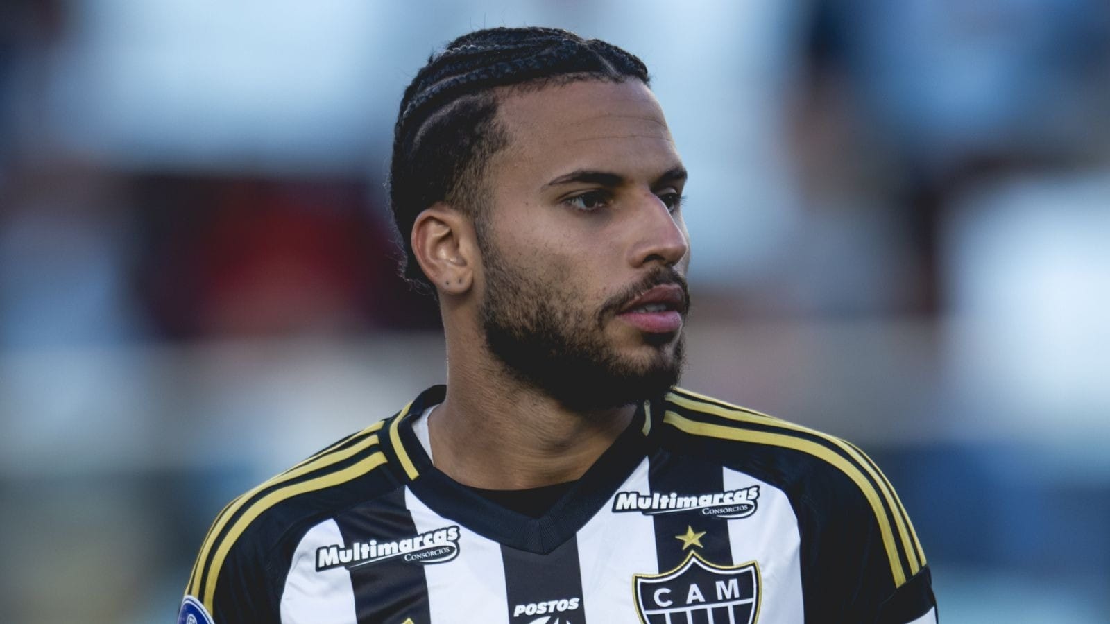 Alexsander sofre grave lesão no joelho e vira desfalque para o Atlético-MG