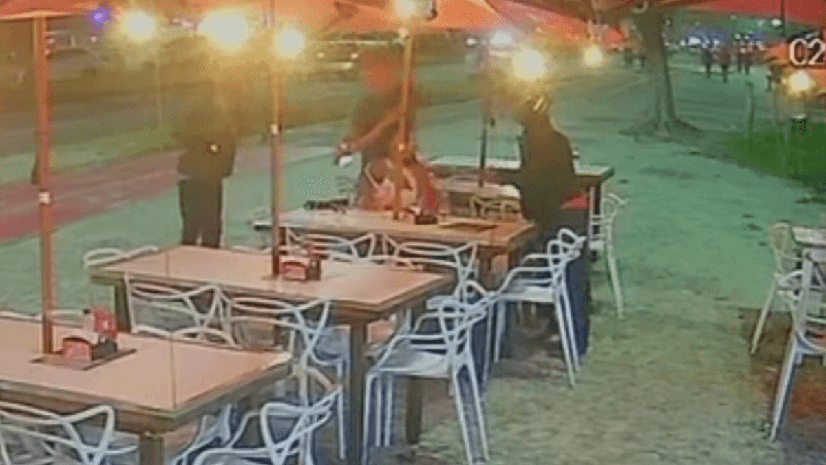 Casal de argentinos é assaltado em quiosque na Barra da Tijuca (RJ)