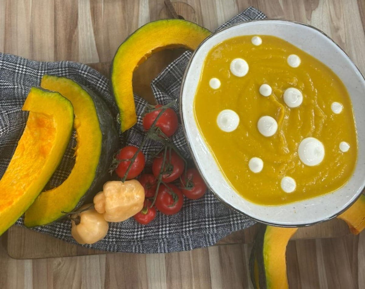 Creme de abóbora com crocante de grãos e sementes do chef Bruno Hashimoto | Band Receitas