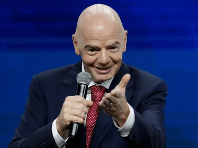 Presidente da Fifa avalia o fim da suspensão à Rússia no futebol