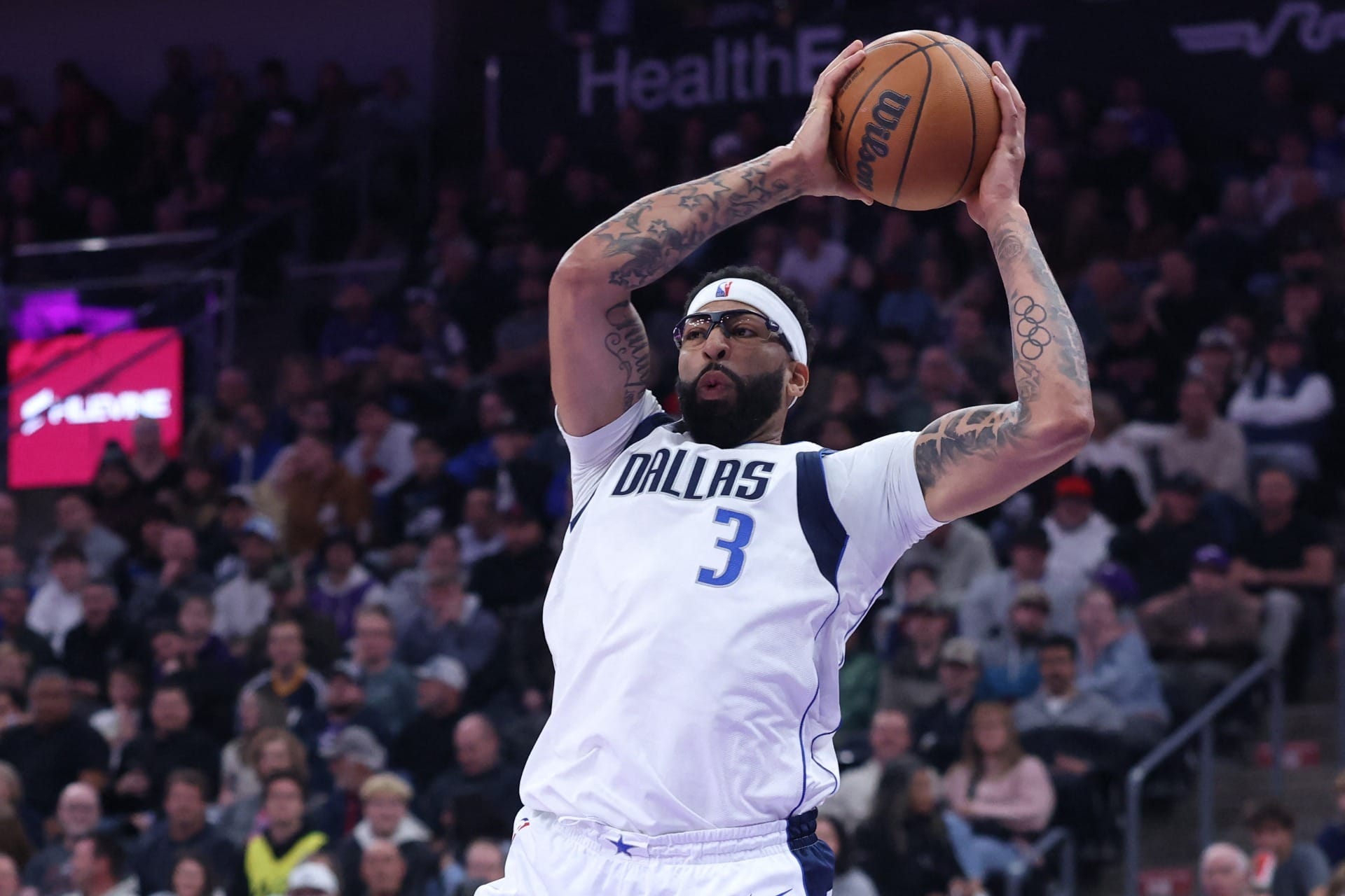 NBA: Mavericks trocam astro Anthony Davis para o Washington Wizards