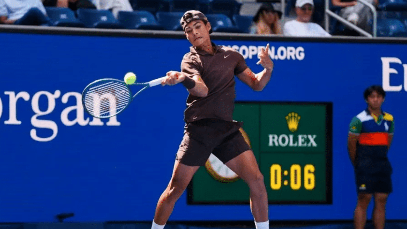 Promessa do tênis brasileiro herda vaga na chave principal do Rio Open