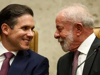 Lula deve se reunir com Hugo Motta para discutir fim da escala 6x1