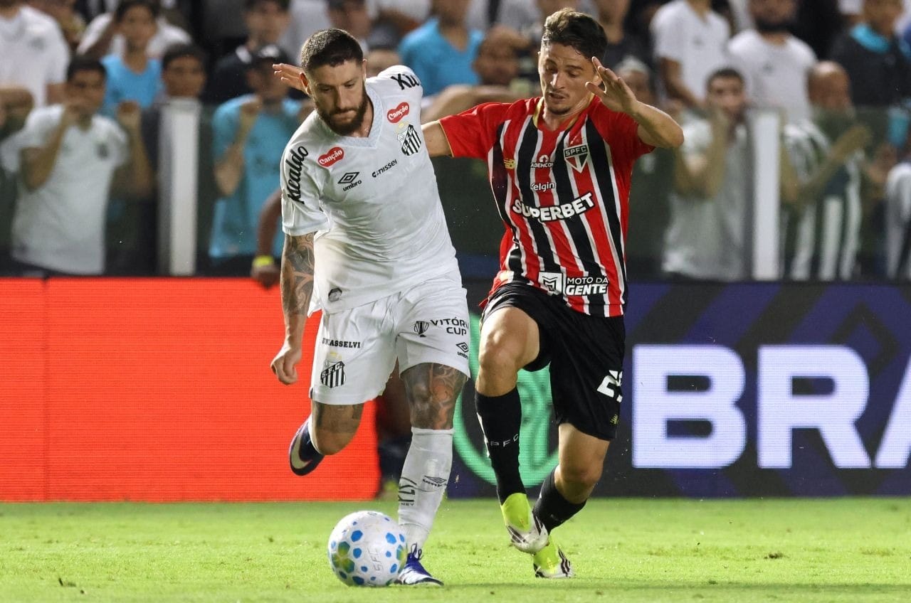 Santos sai na frente, mas São Paulo busca empate no Brasileirão
