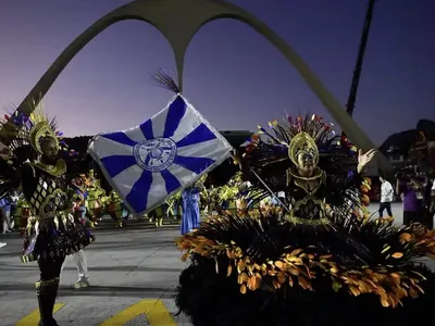 Partido Novo vai ao TSE para barrar samba-enredo sobre Lula
