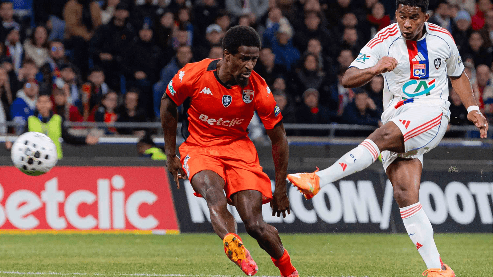 Imprensa internacional exalta fase de Endrick após gol pelo Lyon: 'Brutal'