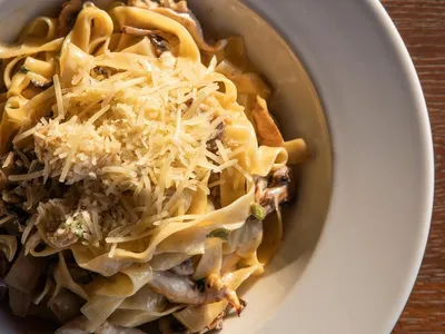 Fettuccine Alfredo: o segredo da receita original com apenas 4 ingredientes