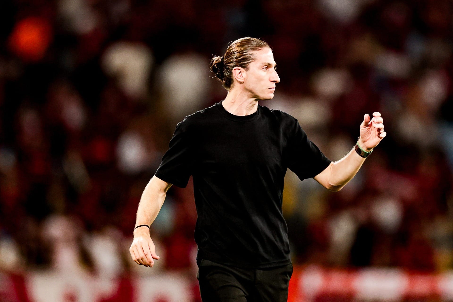 Filipe Luís minimiza vaias, mas pondera: "Resposta do time não veio"