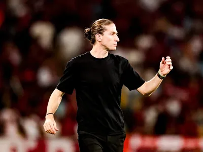 Clube francês anuncia contratação de Filipe Luís, ex-Flamengo; entenda
