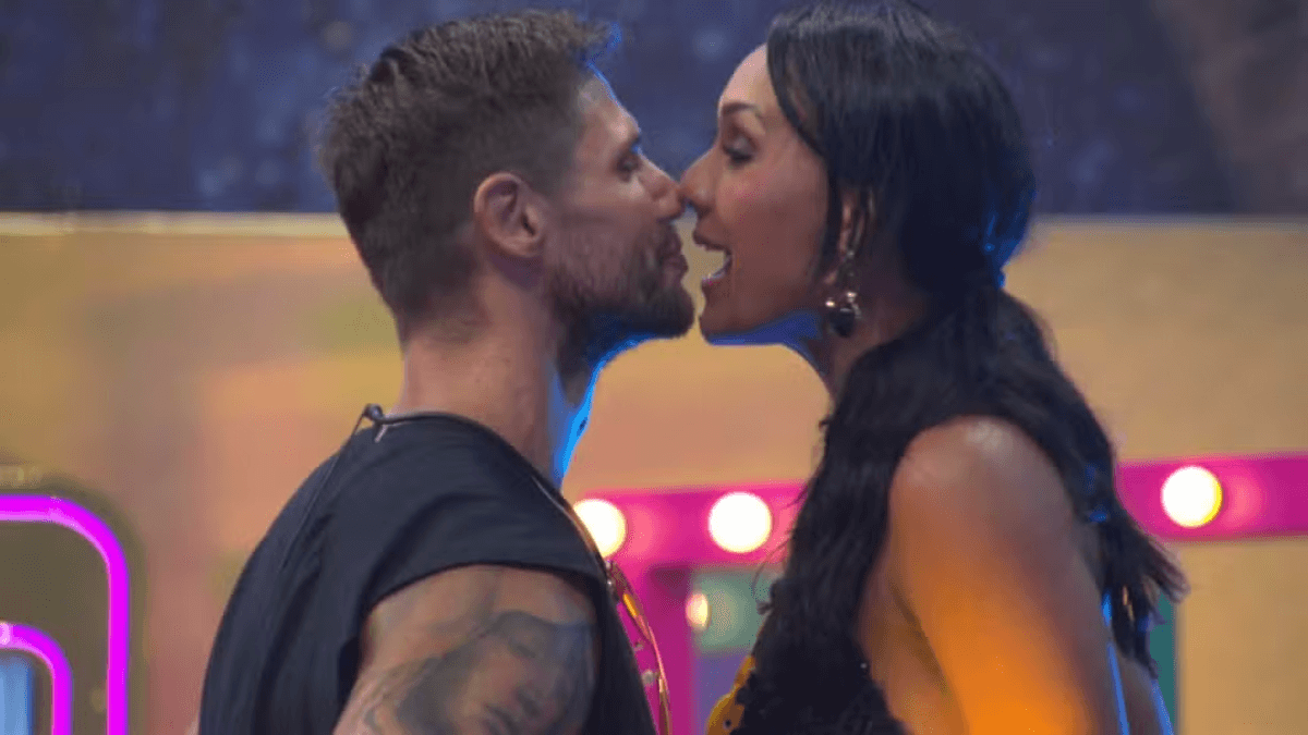 Vale a pena ver de novo? Jonas Sulzbach e Maxxiane se beijam mais uma vez