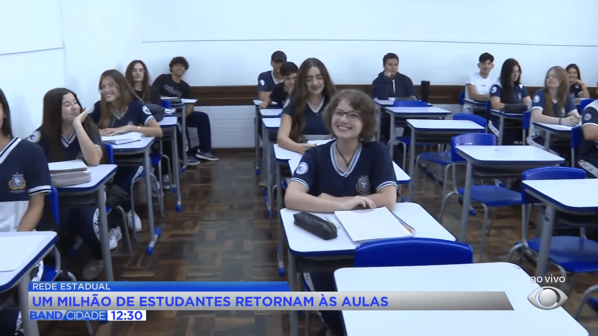 Um milhão de alunos voltam às aulas na rede estadual do Paraná
