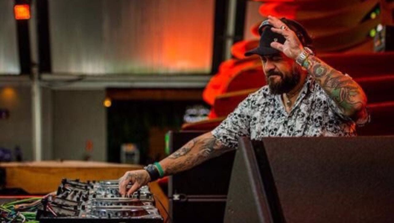 Fatdj se apresentando AMELAROC FESTIVAL 2020 (Foto/Gui Urban)