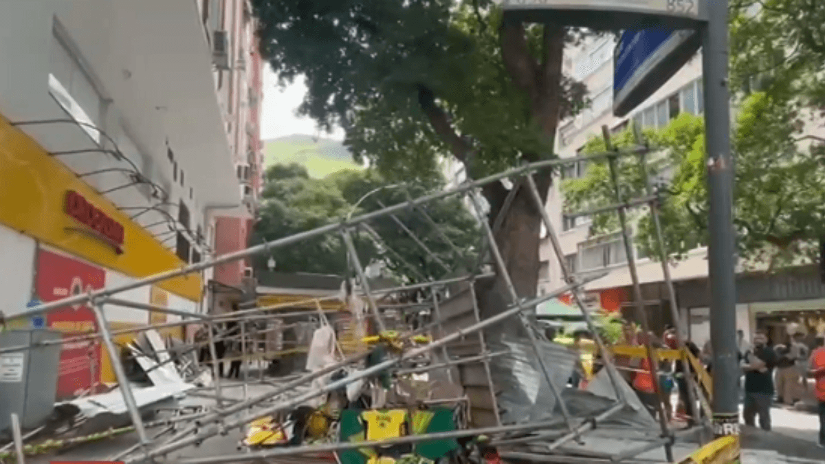 Queda de estrutura deixa um morto e dois feridos em Copacabana