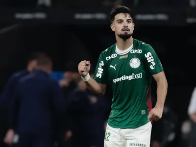 Flaco López é exaltado por não repetir gesto de argentinos na final da Copa