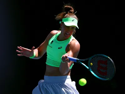 Bia Haddad é arrasada por indonésia e está fora do WTA de Doha