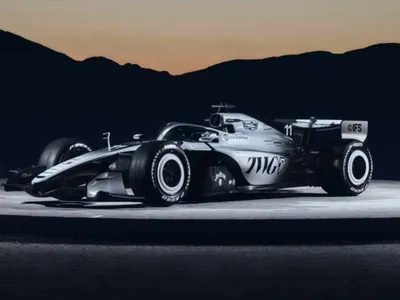 Cadillac apresenta visual preto e prateado para temporada de estreia na F1
