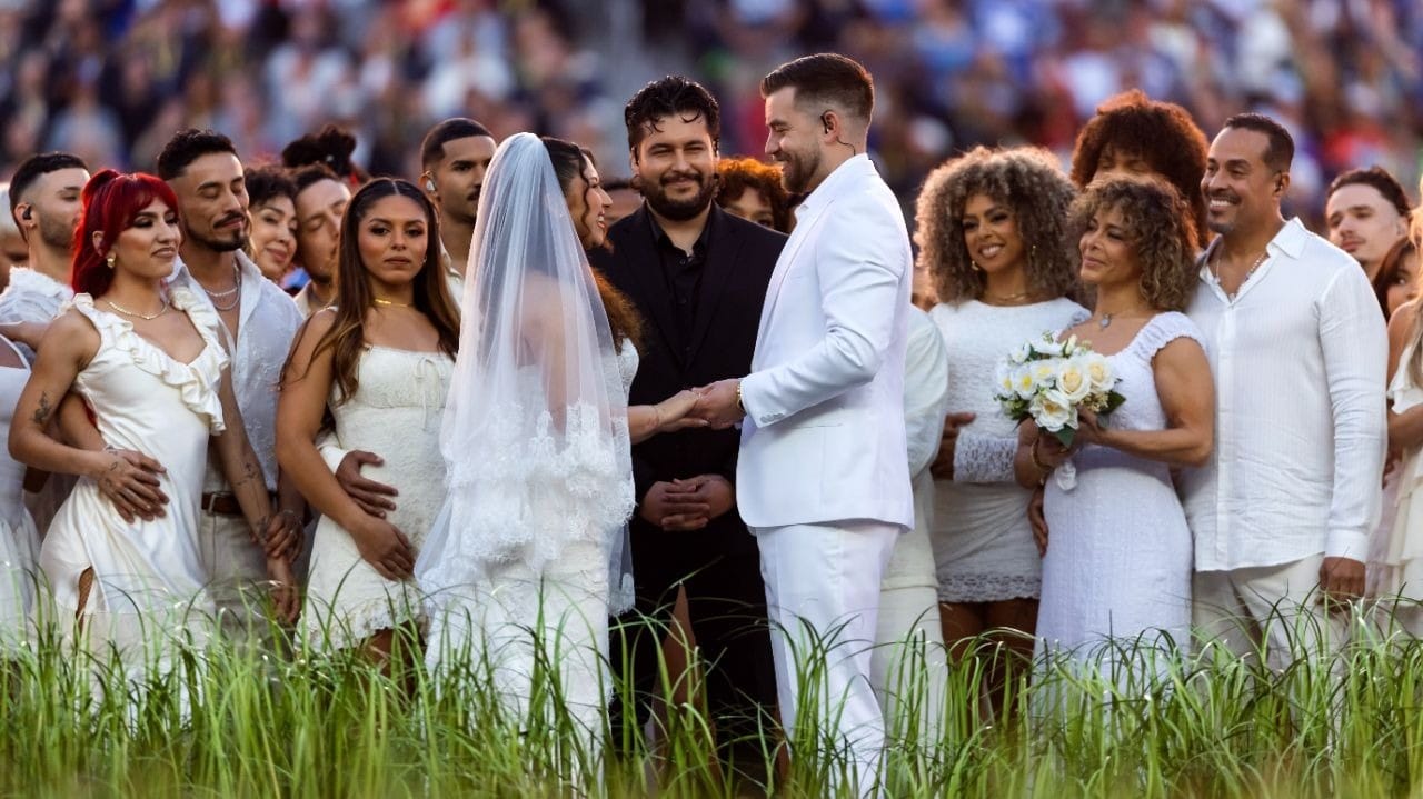 Casamento em show de Bad Bunny no Super Bowl foi real; saiba a história