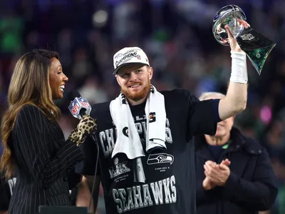 Seahawks não toma conhecimento dos Patriots e é bicampeão do Super Bowl