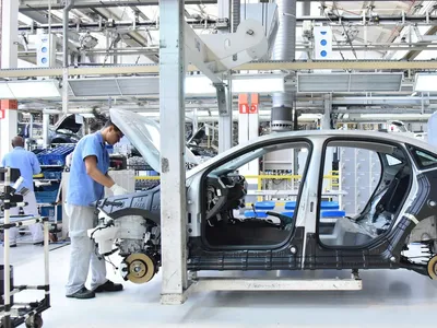 Volkswagen prepara híbrido nacional após marco histórico na via Anchieta