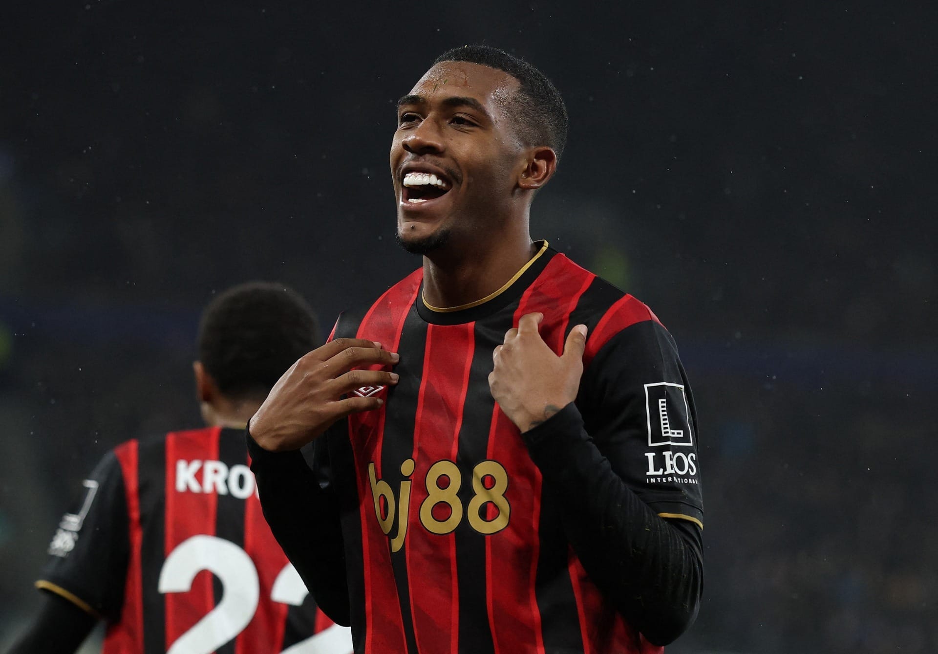 João Pedro faz golaço e Rayan confirma boa fase na Premier League