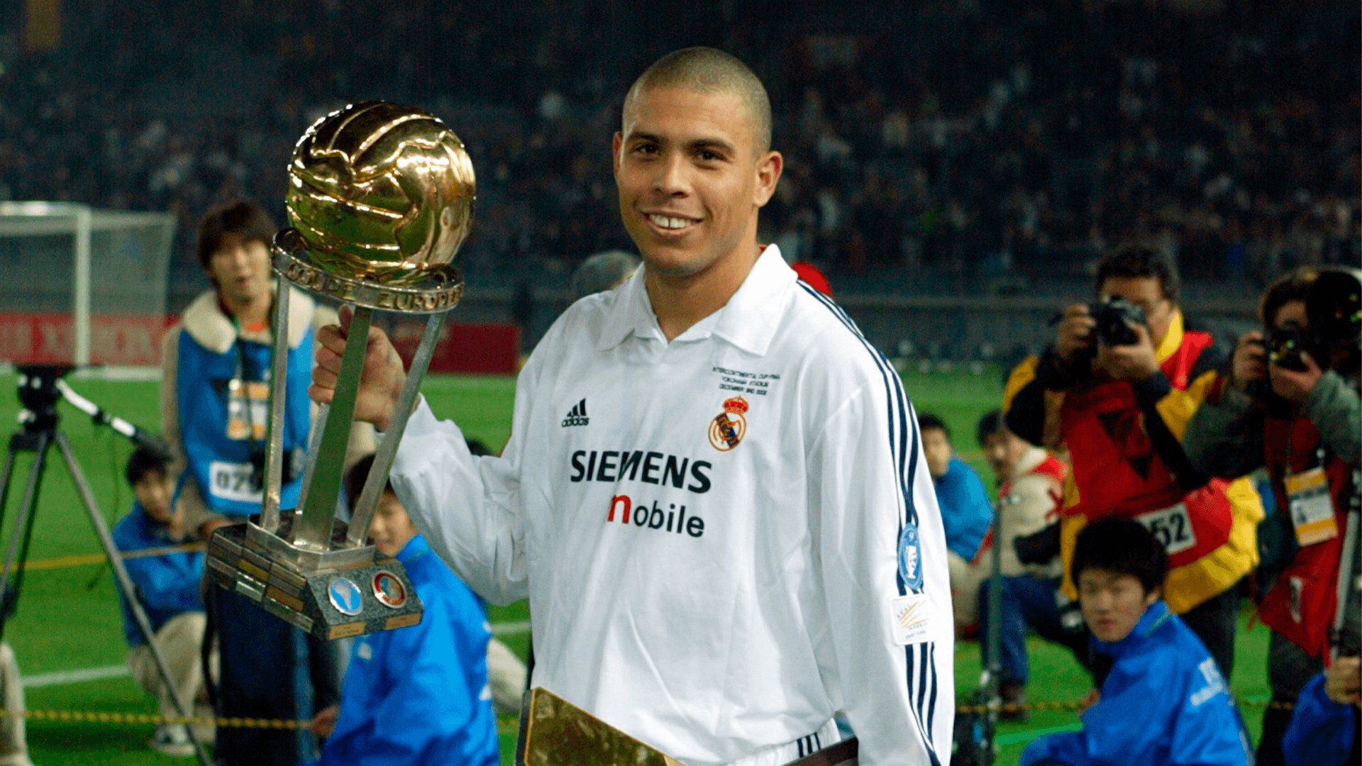 Ex-treinador do Real Madrid detona Ronaldo Fenômeno e critica Cristiano